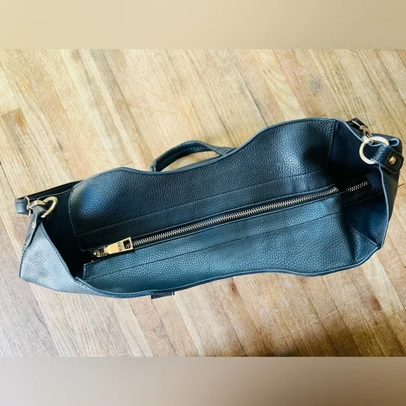 𝐁𝐂𝐁𝐆 𝐏𝐀𝐑𝐈𝐒 𝐓𝐎𝐓𝐄 - Picture 3 of 6